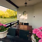 Деревянный коттедж Letniskowe Aleksandra *